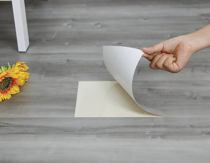 Sàn nhựa tự dán cho chung cư