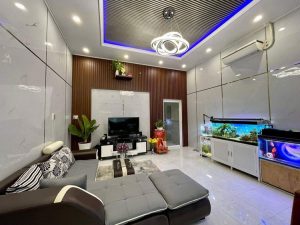 Nên sử dụng tấm nhựa ốp tường PVC hay gạch ốp tường