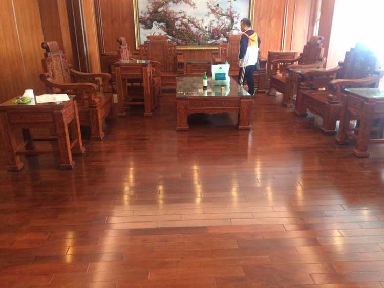 công trình thi công sàn gỗ Căm Xe tự nhiên Lào tại Sàn Đẹp
