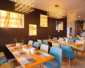 nhựa ốp tường nhà hàng