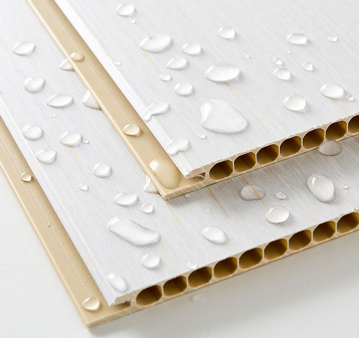 Cách kiểm tra tấm nhựa ốp tường chất lượng nhờ test khả năng chống thấm nước