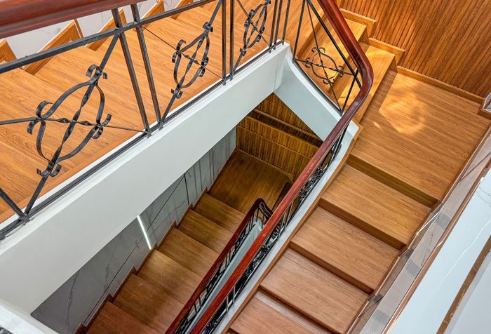 công trình mặt bậc cầu thang nhựa giả gỗ