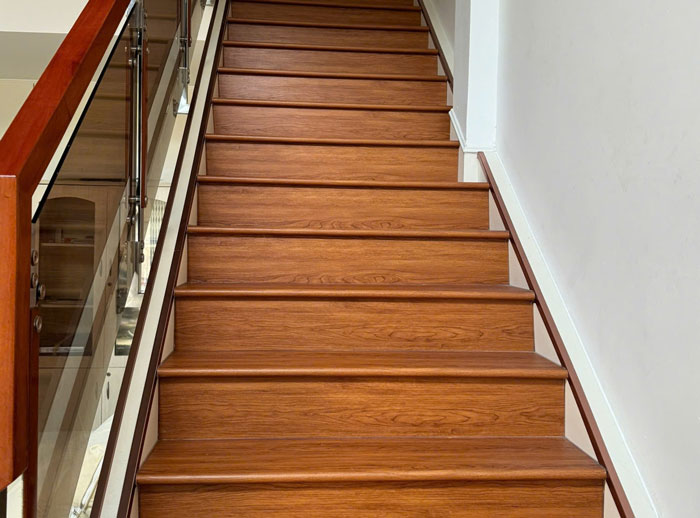 công trình mặt bậc cầu thang nhựa giả gỗ