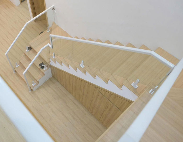 công trình mặt bậc cầu thang nhựa giả gỗ