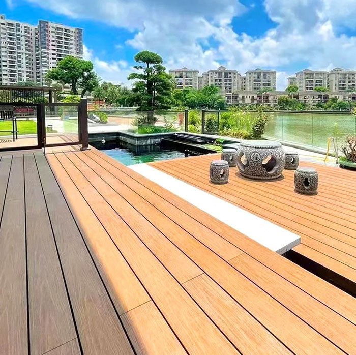 So sánh sàn gỗ nhựa ngoài trời Việt Nam và nhập khẩu