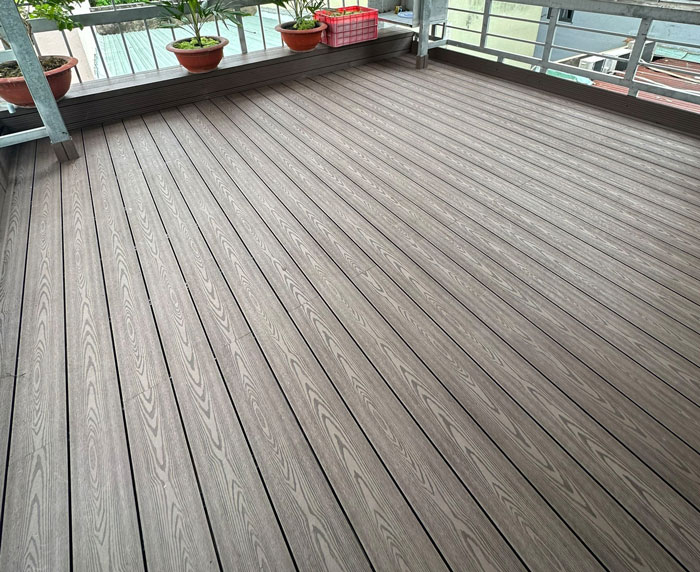 So sánh sàn gỗ nhựa ngoài trời Việt Nam và nhập khẩu