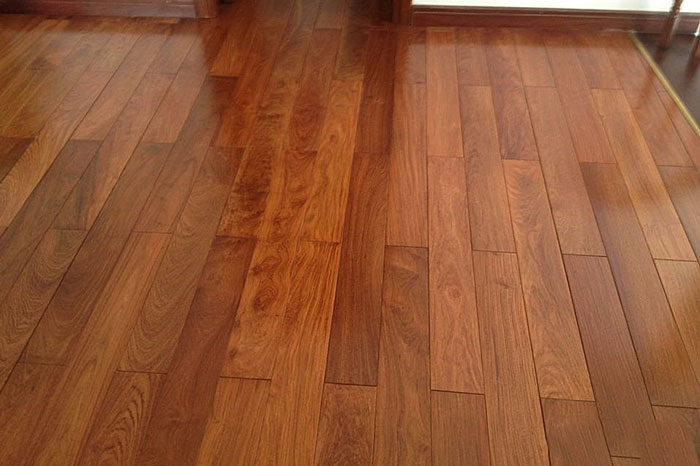 so sánh sàn gỗ Xăm Xe và gỗ Lim