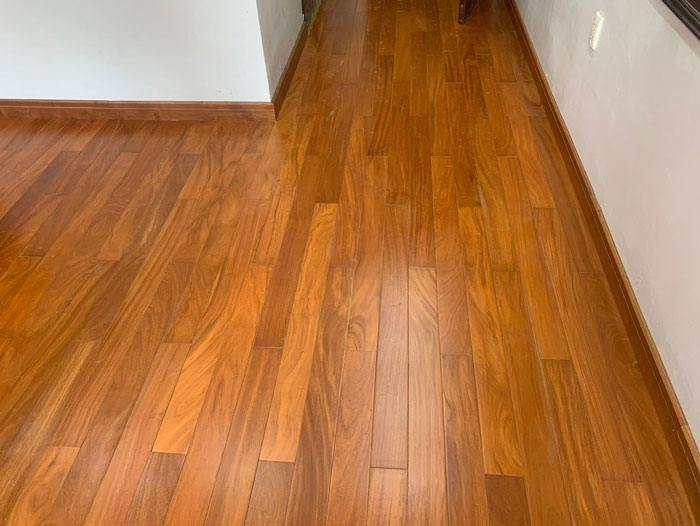 so sánh sàn gỗ Xăm Xe và gỗ Lim