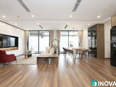 Nên chọn sàn gỗ inovar hay robina