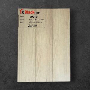 Sàn gỗ One Black cốt đen W010