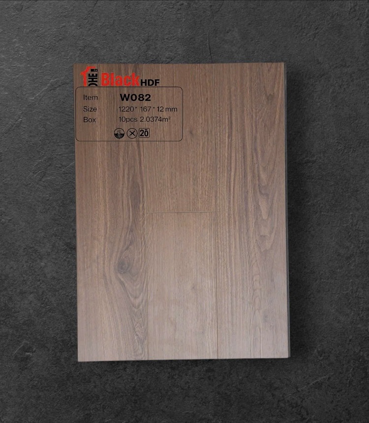 Sàn gỗ One Black cốt đen W082